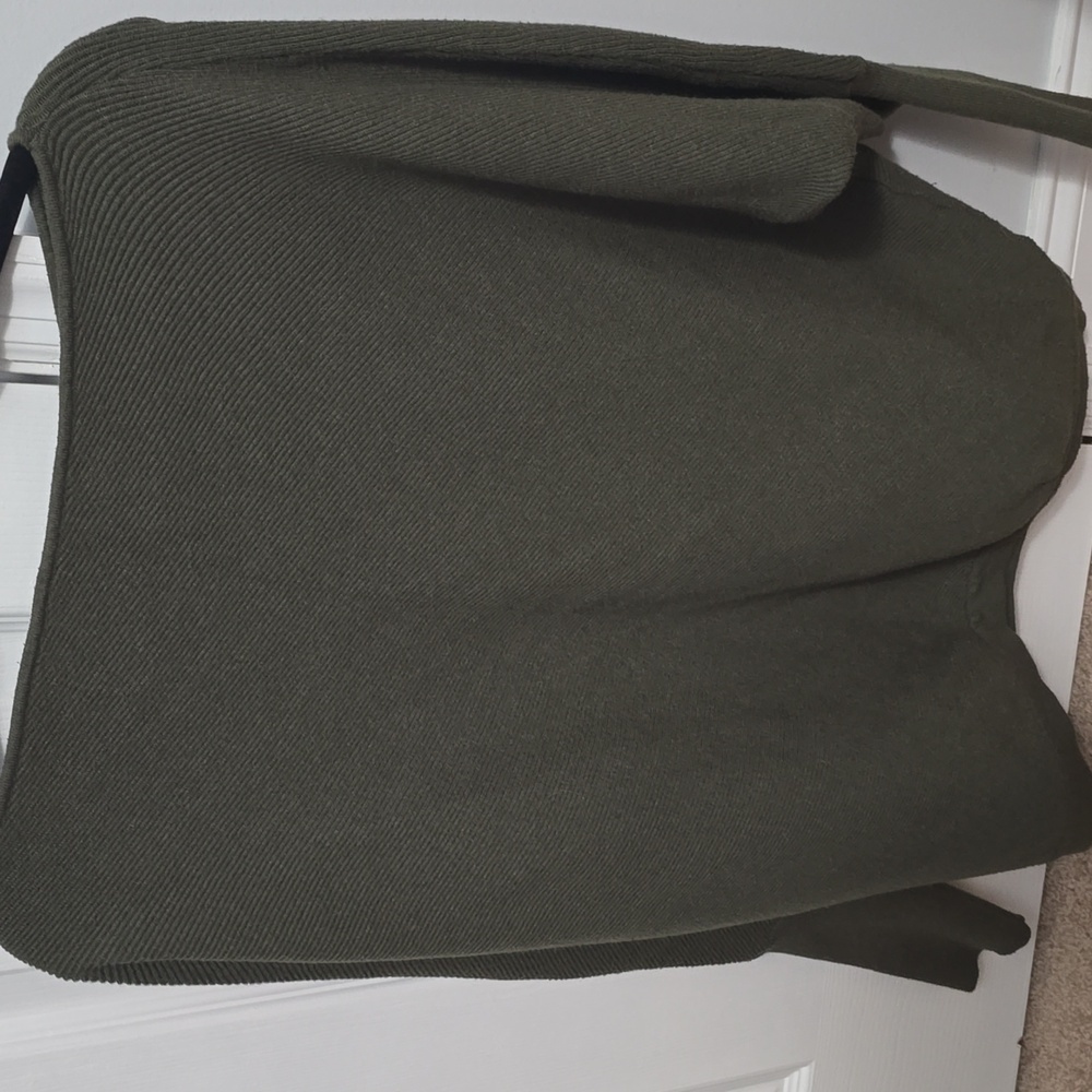 Green casual batwing sweater - Picture 3 of 7